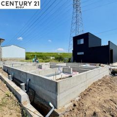 現在基礎の段階で、完成は10月の予定。