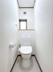 トイレは新品交換済みです。