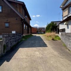 道路側から入る通路も広いですよ♪