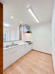 システムキッチンは新品交換済みです。