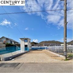 現在は更地の状態で、9月頃完成予定です。