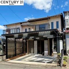 コチラは別アングルから見た外観写真です。