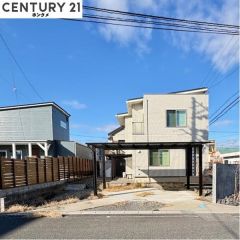 駐車場は、カーポート付で2台分あります。