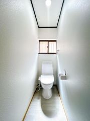 トイレは新品交換済みです。