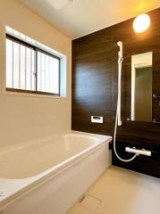 ユニットバスは新品交換します。