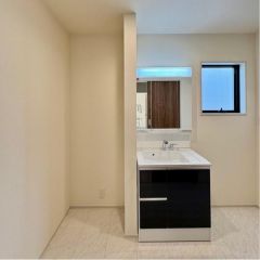 洗面台はシャンプードレッサー仕様です。