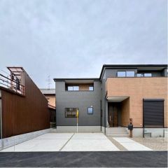 駐車場は3台分のスペースがあります。