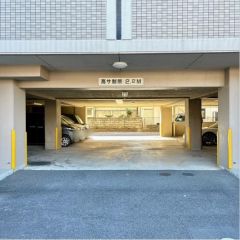 コチラは敷地内の駐車場になります。