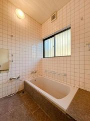 ユニットバスは新品交換の予定です。