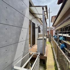 ウッドデッキにはルーフも付いています。