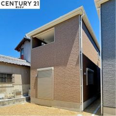 コチラは別アングルから見た外観写真です。
