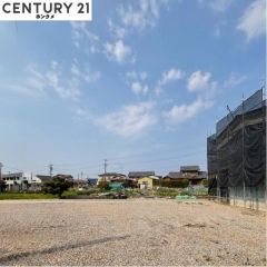 現在は更地の状態で、9月頃完成予定です。