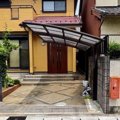 1台分のカーポートが付いています。