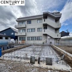 これから基礎作りに入り7月完成予定です。