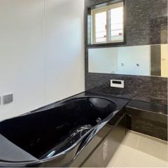 リクシルのアクアフィール付きで広いです。