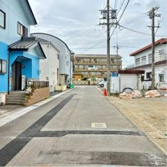 南前面道路から外観を見るとこんな感じ