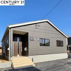 コチラは正面から見た外観の写真です。