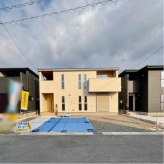 駐車場は4台分のスペースがあります。