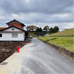 西側前面道路は幅員が約9ｍあり広いです。