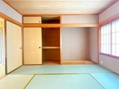 1階北側にある8帖の和室になります。