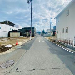 南前面道路から外観を見るとこんな感じ