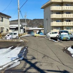 東前面道路から外観を見るとこんな感じ