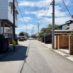 南前面道路から外観を見るとこんな感じ