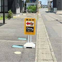東前面道路から外観を見るとこんな感じ。