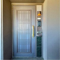 玄関前はこんな感じです。