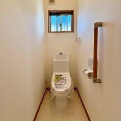 トイレは新品交換済みで気持ちいいですね♪