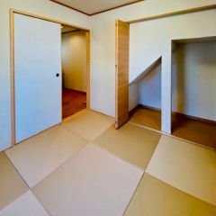 コチラ1階の4.5帖ある和室になります。