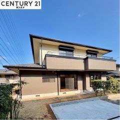 コチラは別アングルからの外観写真です。