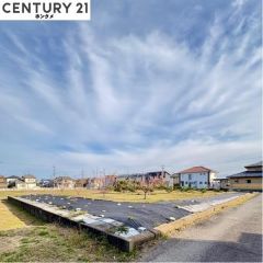 コチラは現地の北西角側から見た外観です。