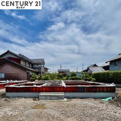 現在基礎の段階で、完成は8月の予定です。