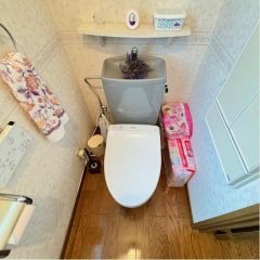 コチラは2階にあるトイレ写真になります。
