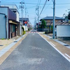東前面道路から外観を見るとこんな感じ