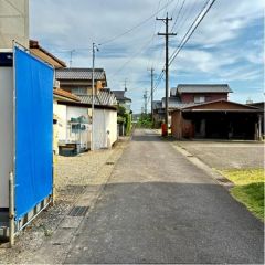 西前面道路から外観を見るとこんな感じ