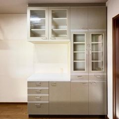 キッチンの後ろには、カップボード付です。