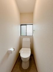 トイレは新品交換済みです。