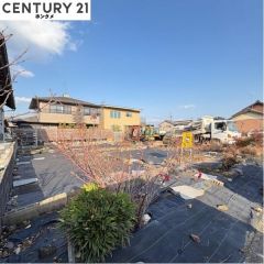 コチラは現地の南西角側から見た外観です。