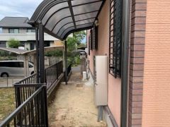 北方通路1部にはルーフが付いています。