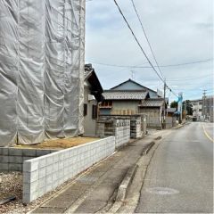 南前面道路から外観を見るとこんな感じ