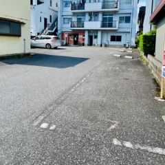 コチラは南側駐車場で8台分スペースあり。