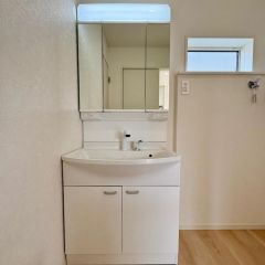 洗面台はシャンプードレッサー仕様です。