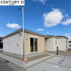 コチラは西側から見た外観です。