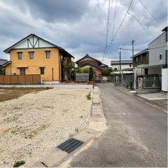 南前面道路から外観を見るとこんな感じ。