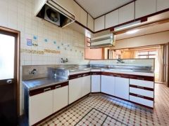 使い勝手の良いL型キッチンです。