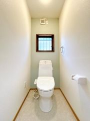 トイレは新品交換済みです。