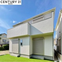 コチラは建物の南側から見た外観写真です。