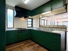 システムキッチンはクリーニング済みです。